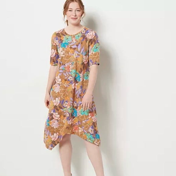 LOGO by Lori Goldstein Petite Printed Pleated Hemline Dress Salted Caramel MP - Picture 1 of 7